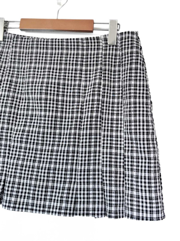 FALDA SHORT BLANCO Y NEGRO