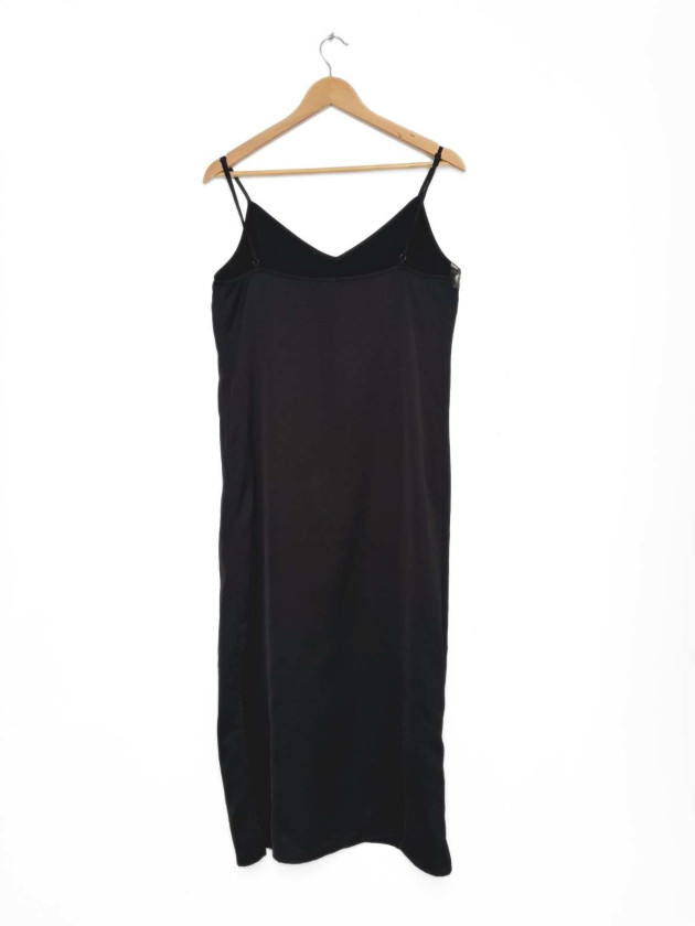 VESTIDO NEGRO SATINADO MAXI