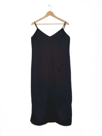 VESTIDO NEGRO SATINADO MAXI