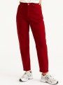 MOM JEANS ROJOS BILL BLASS