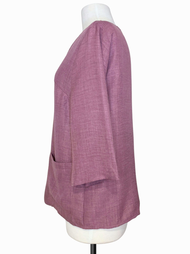 BLUSA MAUVE CON BOTONES DE LADO