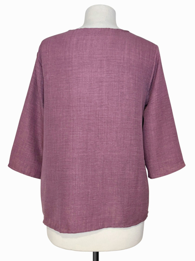 BLUSA MAUVE CON BOTONES DE LADO