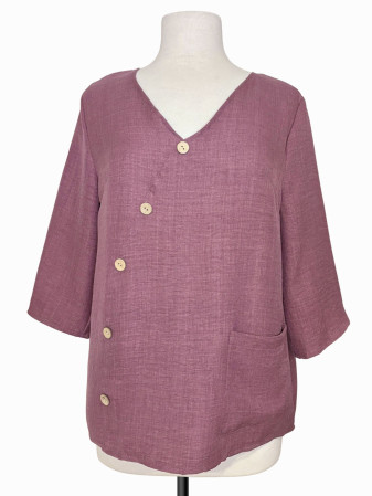 BLUSA MAUVE CON BOTONES DE LADO