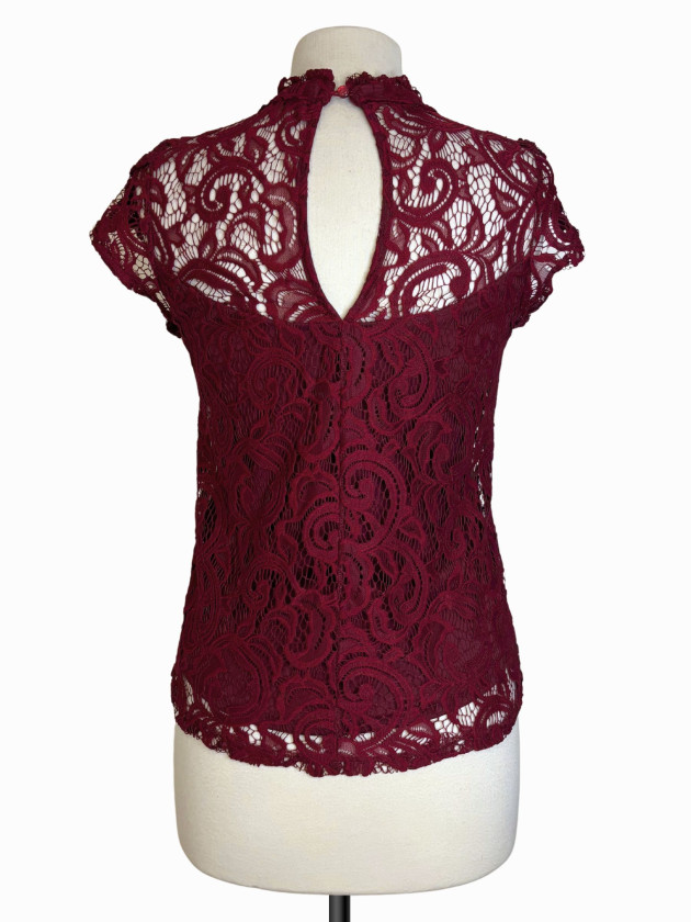 BLUSA CUELLO MAO DE ENCAJE
