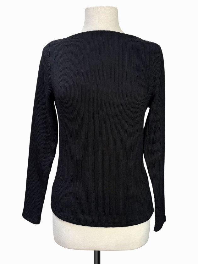 BLUSA NEGRA CON TEXTURA