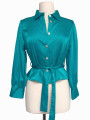 BLUSA SATINADA VERDE CON LAZO