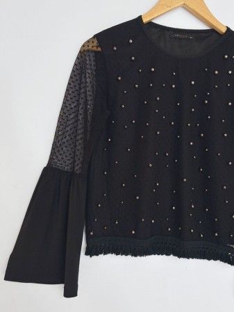 BLUSA STUDS CON MESH