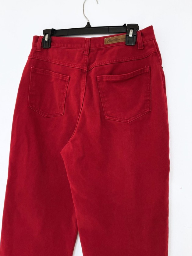 MOM JEANS ROJOS BILL BLASS