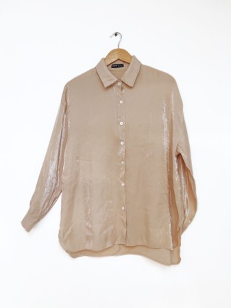 BLUSA SHINY CREMA OVERSIZED