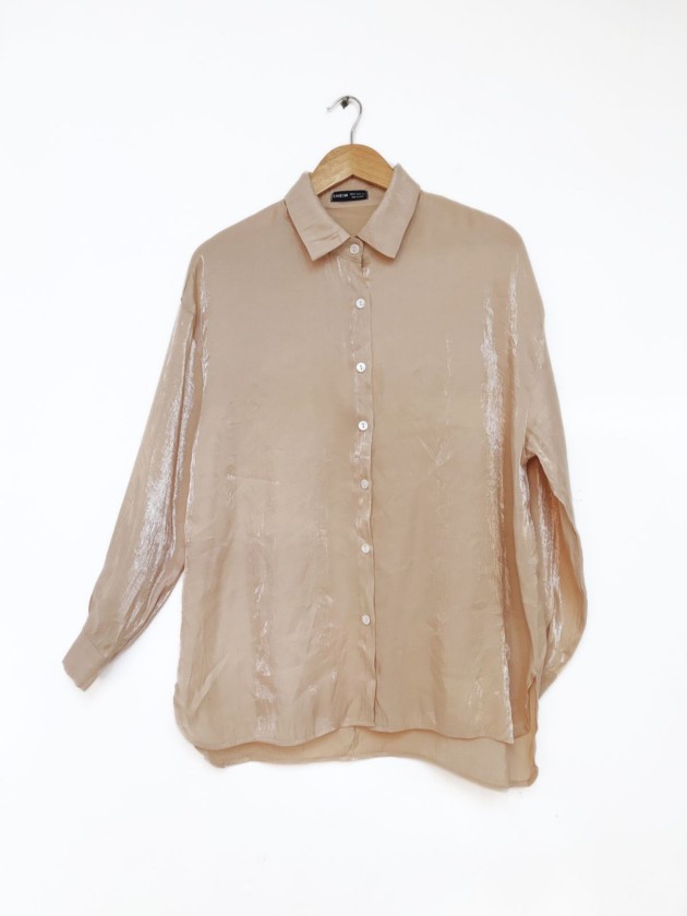 BLUSA SHINY CREMA OVERSIZED