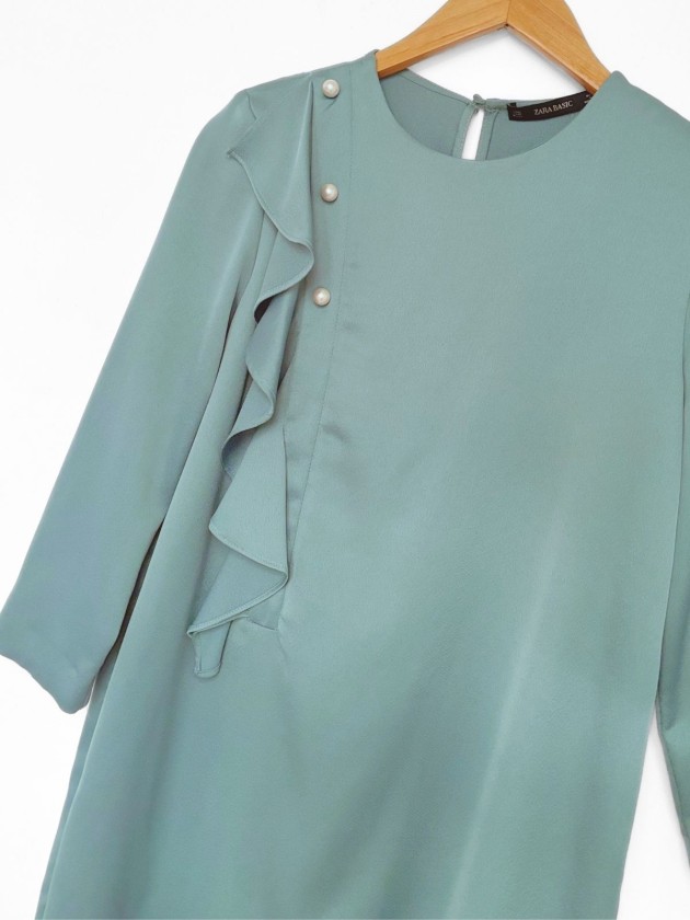 VESTIDO SATINADO PERLAS ZARA