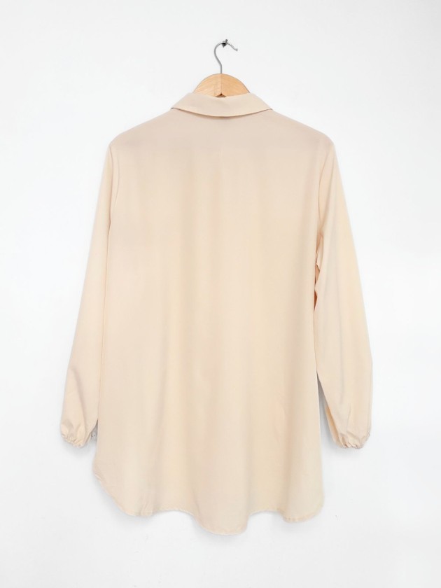 BLUSA CREMA OVERSIZED