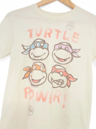 CAMISETA TORTUGAS NINJA GRAFFITI