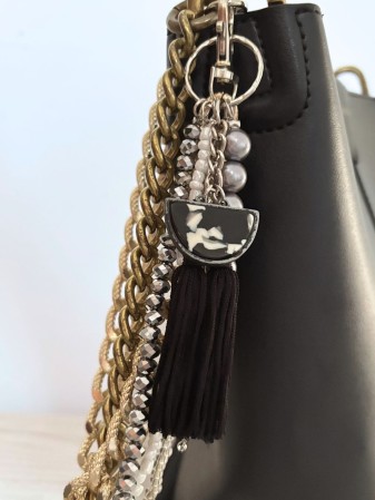 LLAVERO CHARM TASSEL