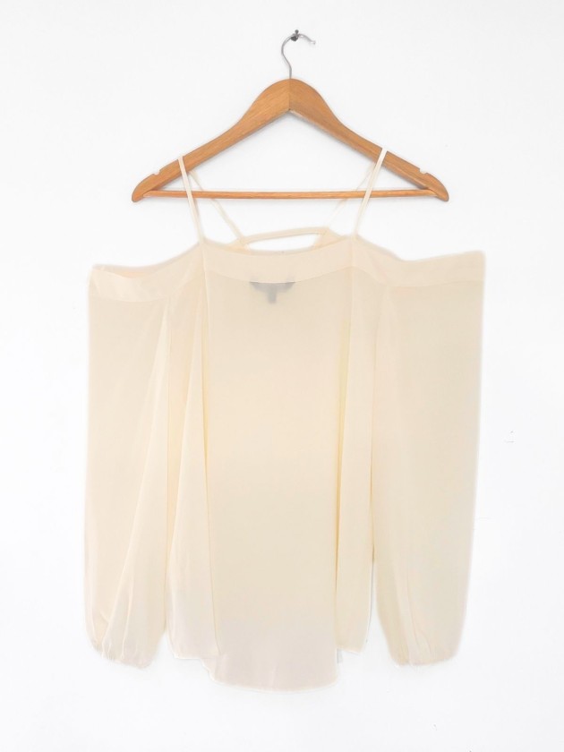 BLUSA CREME CON BOTONES