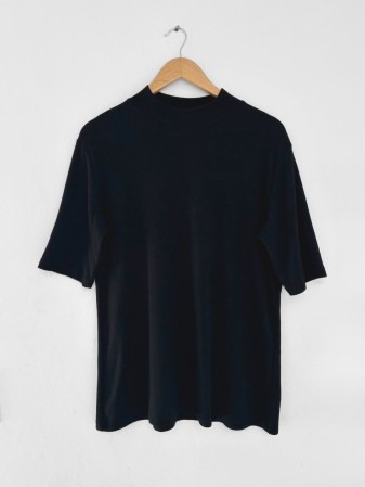 BLUSA OVERSIZED CUELLO ALTO