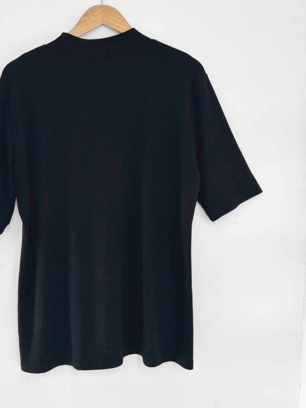 BLUSA OVERSIZED CUELLO ALTO