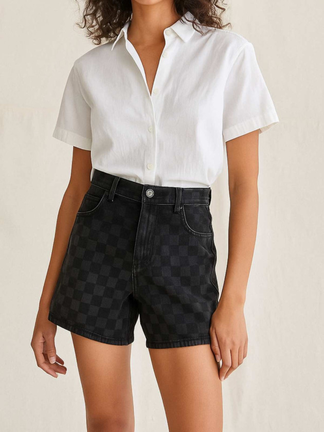 SHORT DENIM CUADRICULADO 
