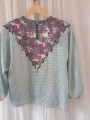 BLUSA PATTERN CUELLO ALTO