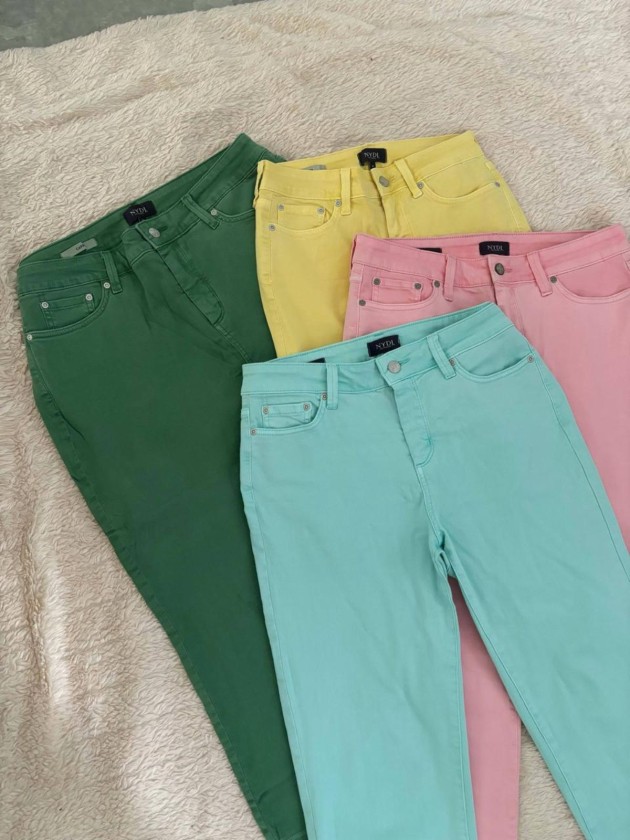 JEANS RECTO DE COLORES