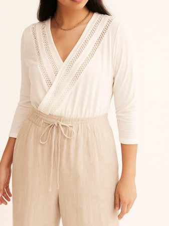 BLUSA BLANCA CUELLO V